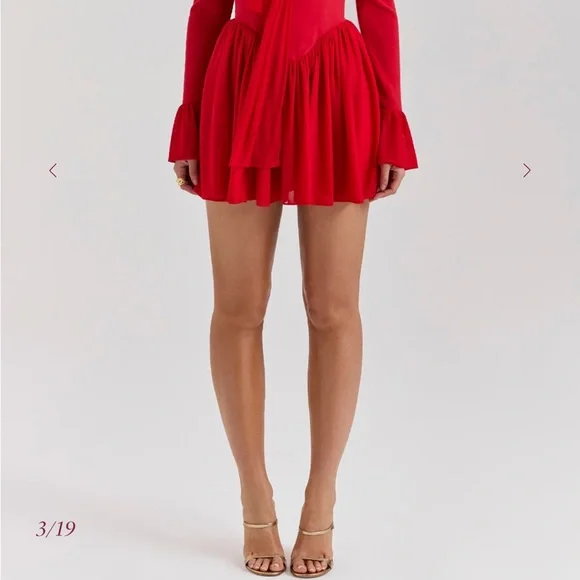 House of CB Alana dress Scarlet Off Shoulder Medium - Picture 4 of 4